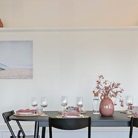 Stylishly Refurbished Apartment With sea View