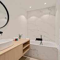 Stylishly Refurbished Apartment With sea View