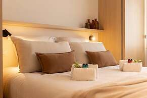 Stunning Apartment on top Location With Parking