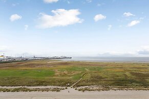 Lovely Apartment With Stunning Sea-view