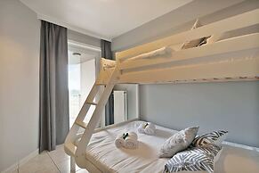 Lovely Apartment With Stunning Sea-view