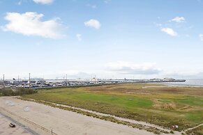 Lovely Apartment With Stunning Sea-view