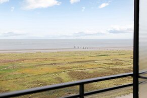 Lovely Apartment With Stunning Sea-view