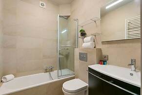 Unique Apartment With Sea-view Near the Center