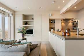 Unique Apartment With Sea-view Near the Center