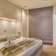 Unique Apartment With Sea-view Near the Center