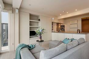 Unique Apartment With Sea-view Near the Center