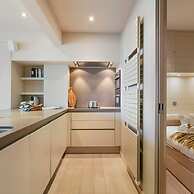 Unique Apartment With Sea-view Near the Center