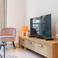 Stylish Duplex Apartment in a Renovated Town House