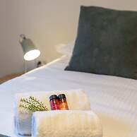 Stylish Duplex Apartment in a Renovated Town House