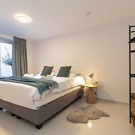 Stylish Duplex Apartment in a Renovated Town House