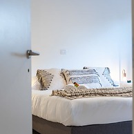 Stylish Duplex Apartment in a Renovated Town House