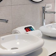 Stylish Duplex Apartment in a Renovated Town House