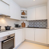 Stylish Duplex Apartment in a Renovated Town House