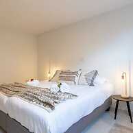 Stylish Duplex Apartment in a Renovated Town House