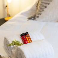 Stylish Duplex Apartment in a Renovated Town House