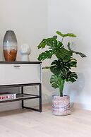 New Holiday Home With Parking Near the Beach