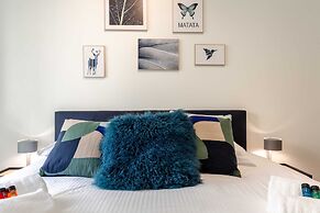 New Holiday Home With Parking Near the Beach