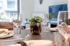 New Holiday Home With Parking Near the Beach