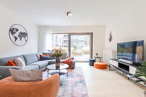 New Holiday Home With Parking Near the Beach