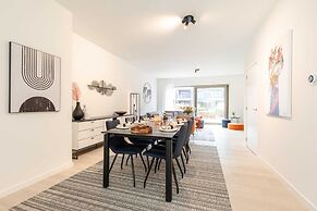 New Holiday Home With Parking Near the Beach