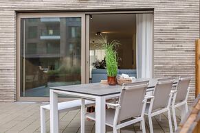 New Holiday Home With Parking Near the Beach