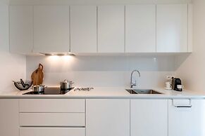 New Holiday Home With Parking Near the Beach