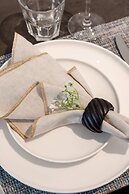 New Holiday Home With Parking Near the Beach