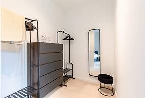 New Holiday Home With Parking Near the Beach