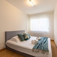 Modern Apartment at the Beach With Parking