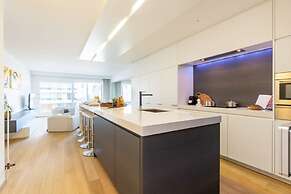 Modern Apartment at the Beach With Parking