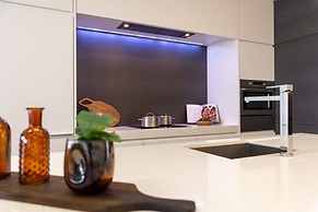 Modern Apartment at the Beach With Parking