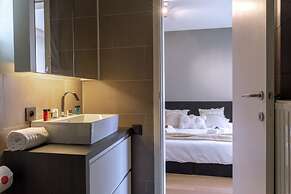 Modern Apartment at the Beach With Parking