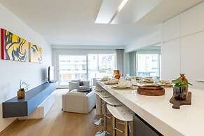 Modern Apartment at the Beach With Parking