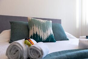 Modern Apartment at the Beach With Parking