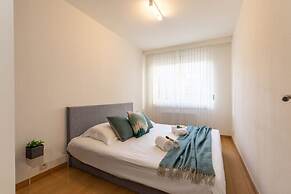 Modern Apartment at the Beach With Parking