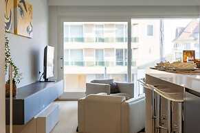 Modern Apartment at the Beach With Parking