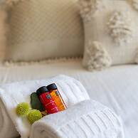 Modern Apartment at the Beach With Parking