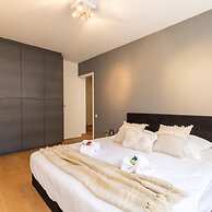 Modern Apartment at the Beach With Parking