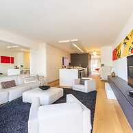 Modern Apartment at the Beach With Parking