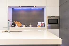 Modern Apartment at the Beach With Parking