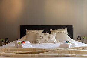 Modern Apartment at the Beach With Parking