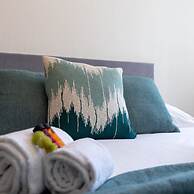 Modern Apartment at the Beach With Parking