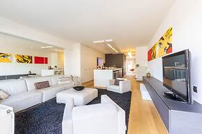 Modern Apartment at the Beach With Parking