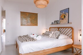 Lovely Sunny Flat Just Near the Beach and the sea