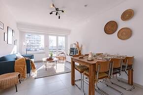 Lovely Sunny Flat Just Near the Beach and the sea
