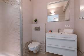 Lovely Sunny Flat Just Near the Beach and the sea