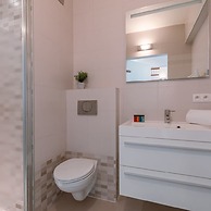 Lovely Sunny Flat Just Near the Beach and the sea