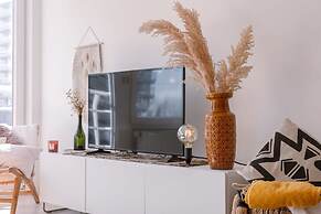 Lovely Sunny Flat Just Near the Beach and the sea