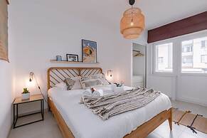 Lovely Sunny Flat Just Near the Beach and the sea